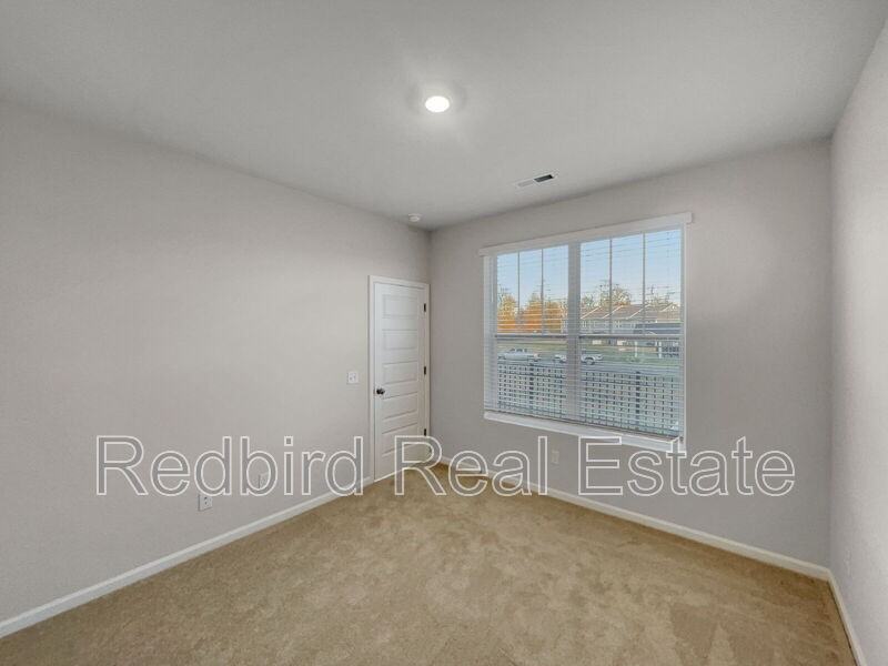 1611 Manuka Ln - Photo 6 of 24