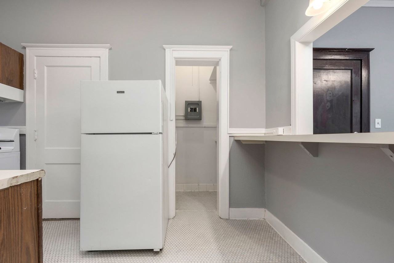 Cavalier Apartments - Photo 6 of 37