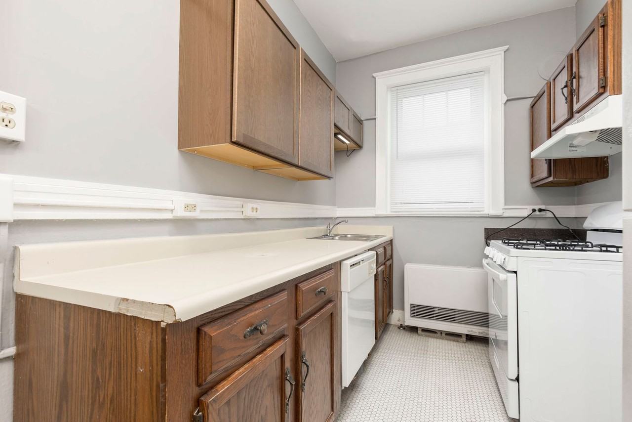 Cavalier Apartments - Photo 7 of 37