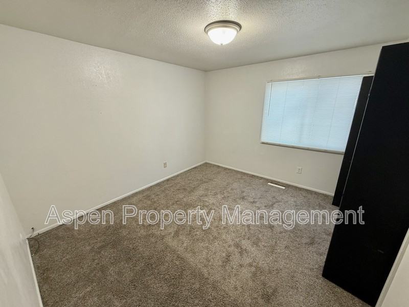 2101 Division St #10 - Photo 4 of 7