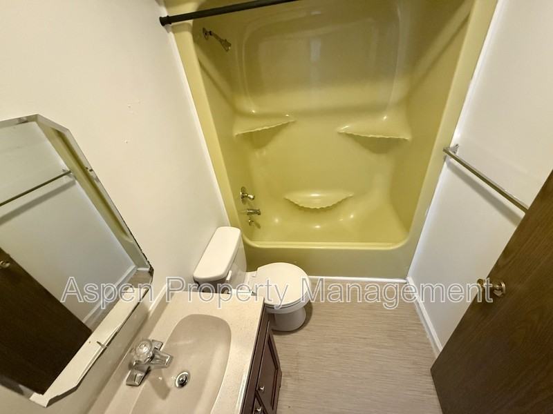 2101 Division St #10 - Photo 6 of 7