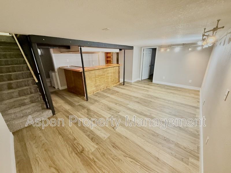 1704 Parkway Dr - Photo 4 of 15