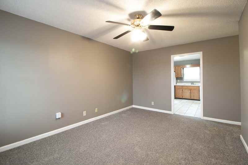 924 Van Buren Ave #NA - Photo 2 of 26