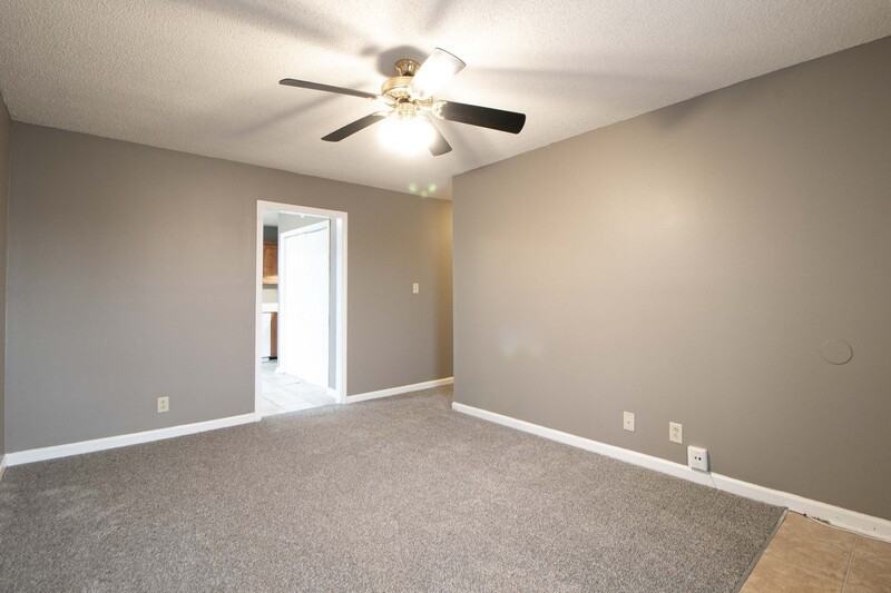 924 Van Buren Ave #NA - Photo 3 of 26