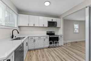 featured image of 1009 W 36th St