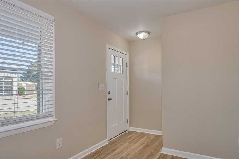 2620 Lumpkin Rd - Photo 2 of 10