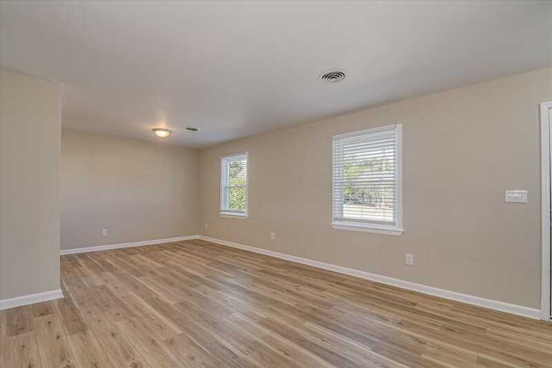 2620 Lumpkin Rd - Photo 3 of 10