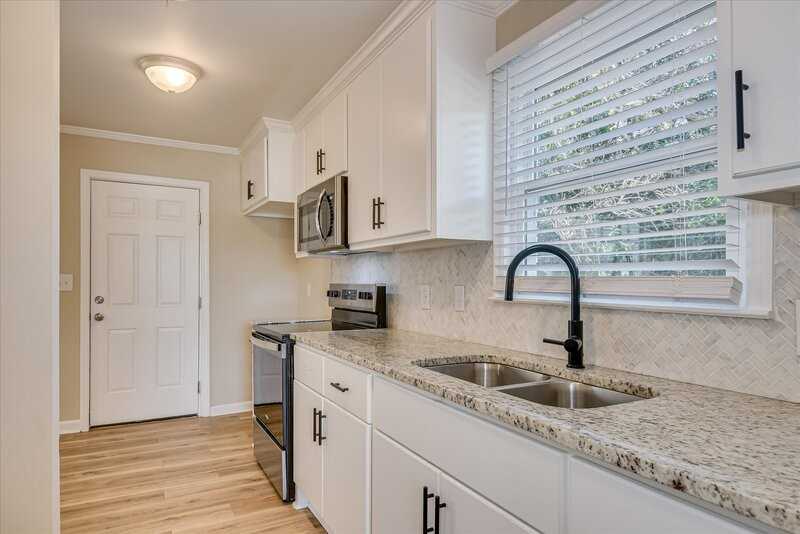 2620 Lumpkin Rd - Photo 5 of 10