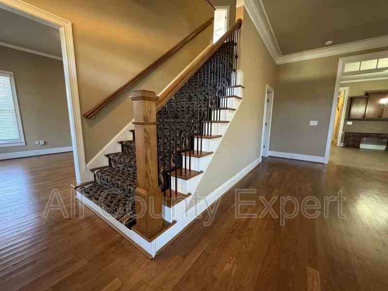 1520 Vassar Ave - Photo 7 of 29