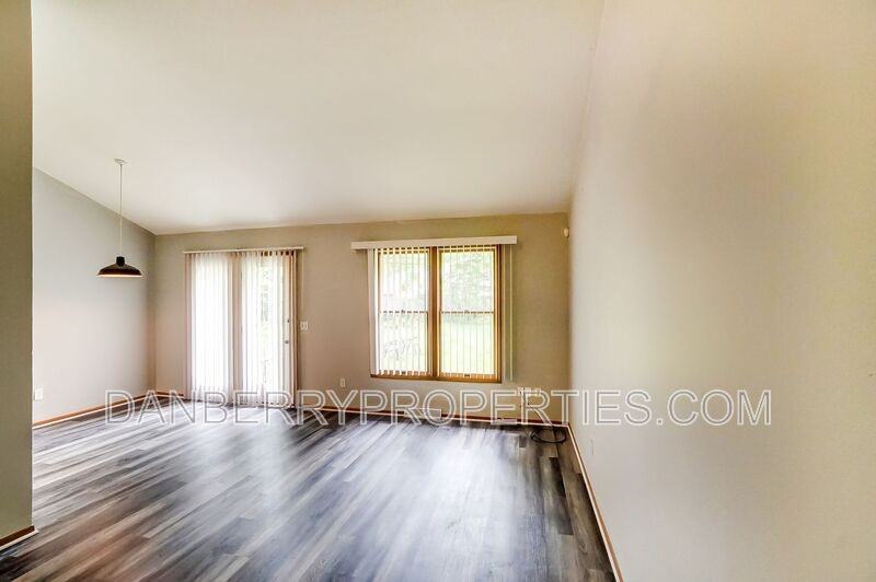 3162 Kylemore Rd - Photo 2 of 22