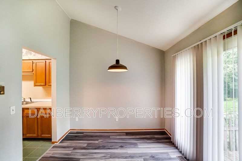 3162 Kylemore Rd - Photo 5 of 22