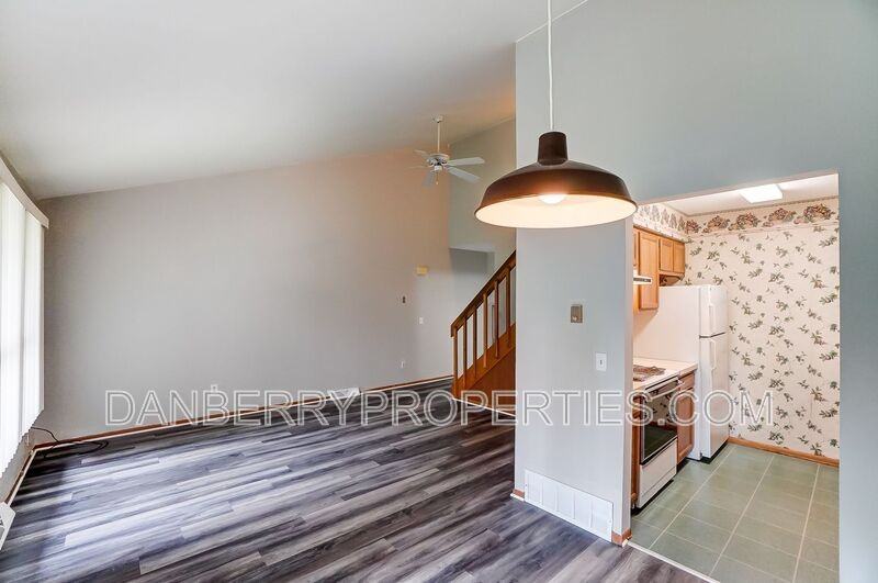 3162 Kylemore Rd - Photo 6 of 22