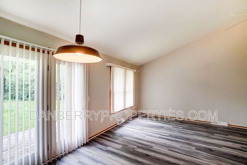 3162 Kylemore Rd - Photo 7 of 22