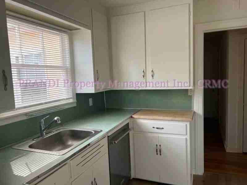 1131 Upper Magnolia Ave - Photo 3 of 15