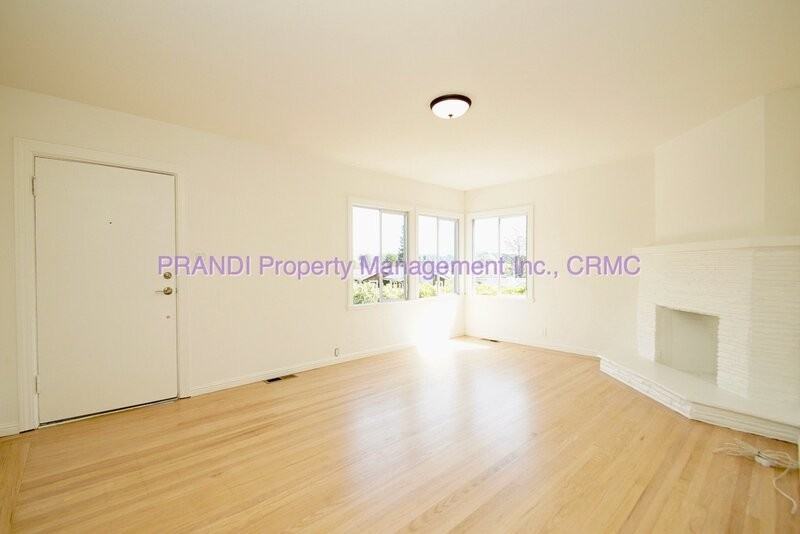 3 Robertson Ter - Photo 2 of 12