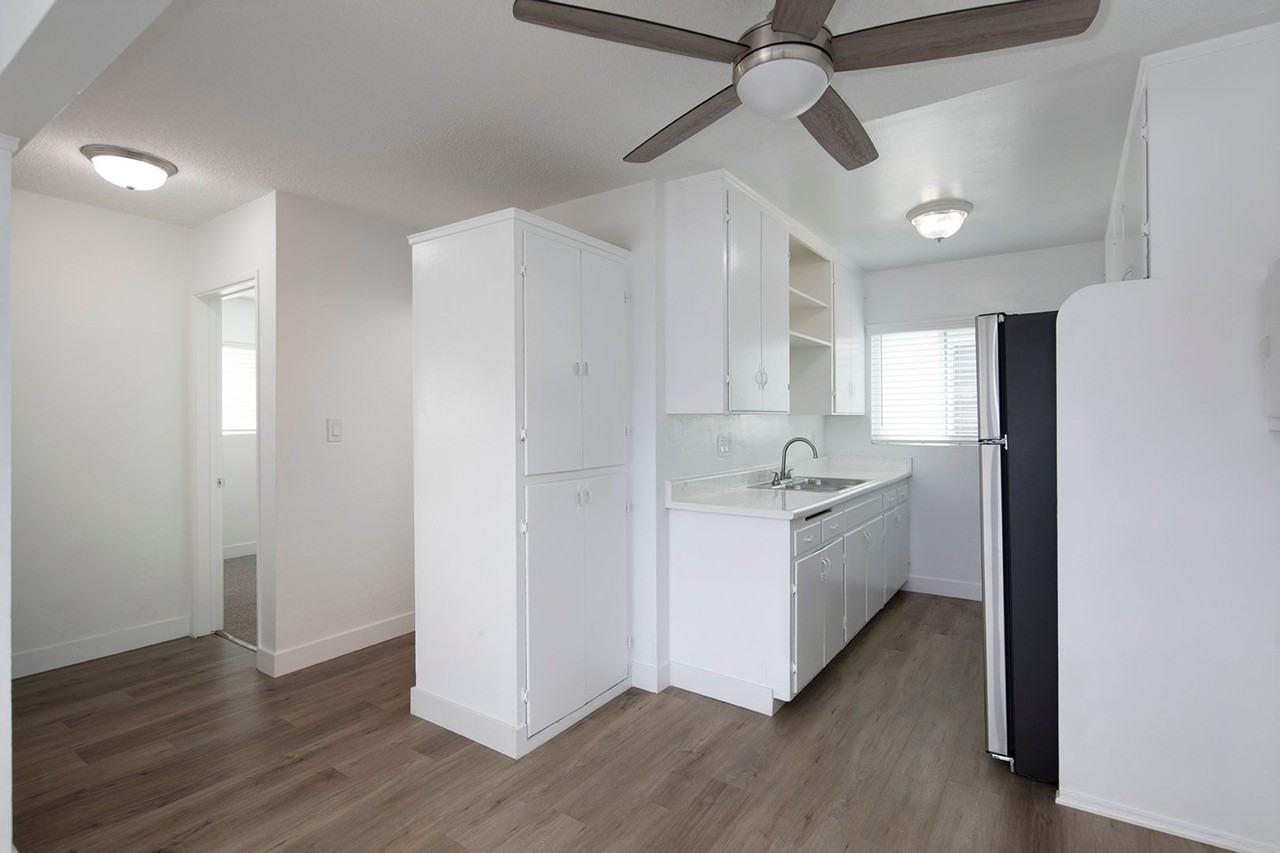 Catalina Pacific Apartments - Photo 4 of 23