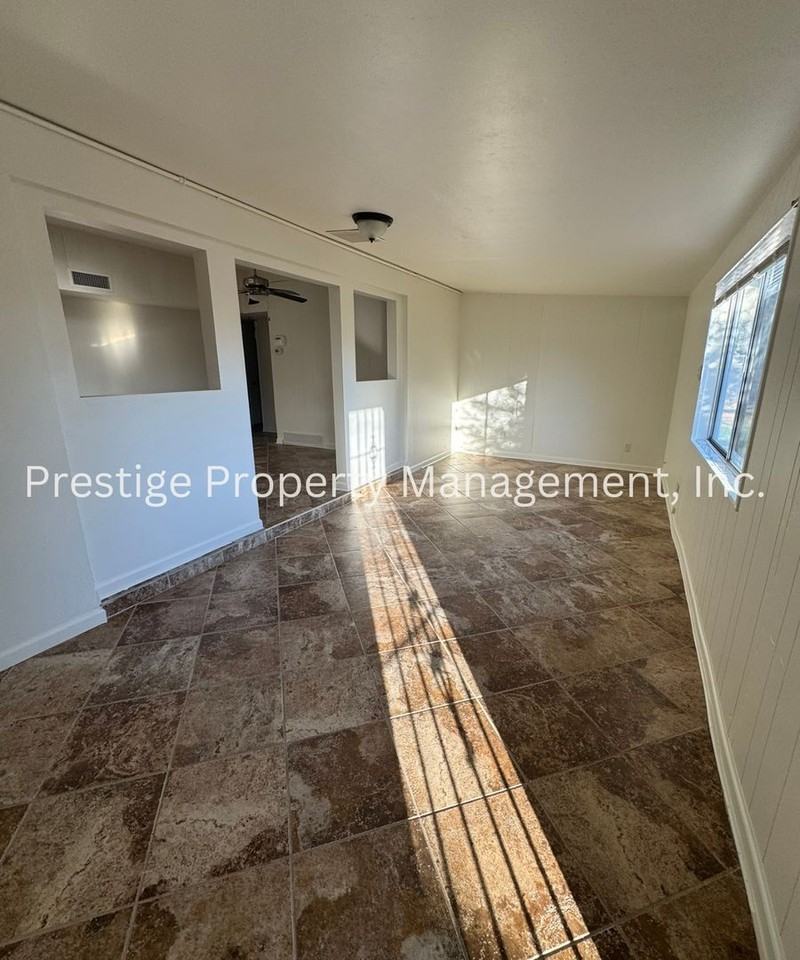 7410 E Eli Dr - Photo 3 of 26