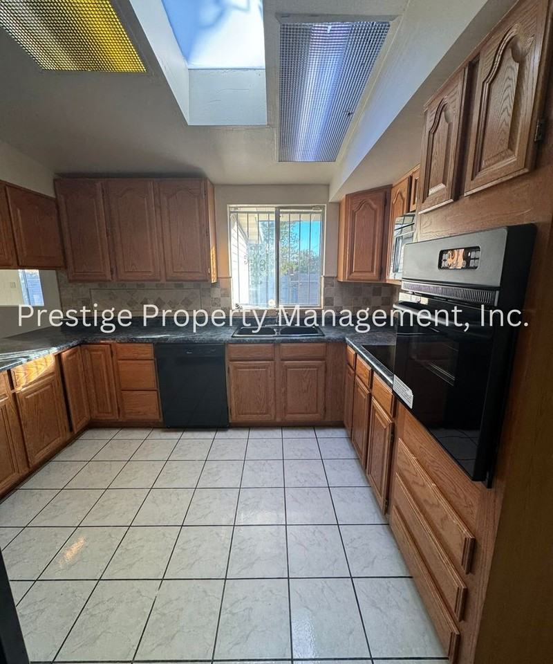 7410 E Eli Dr - Photo 6 of 26