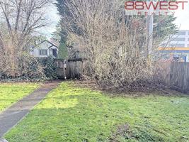 featured image of 1655 Garden Avenue