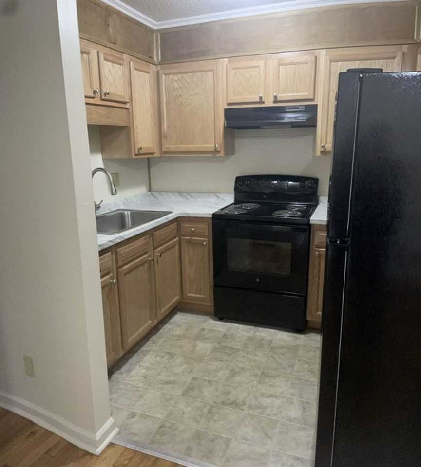 Audubon Apts. B Bldg - Photo 2 of 17