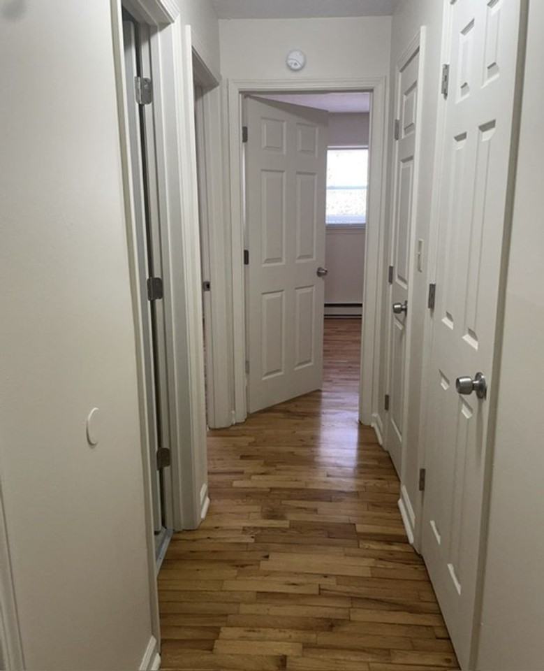 Audubon Apts. B Bldg - Photo 3 of 17