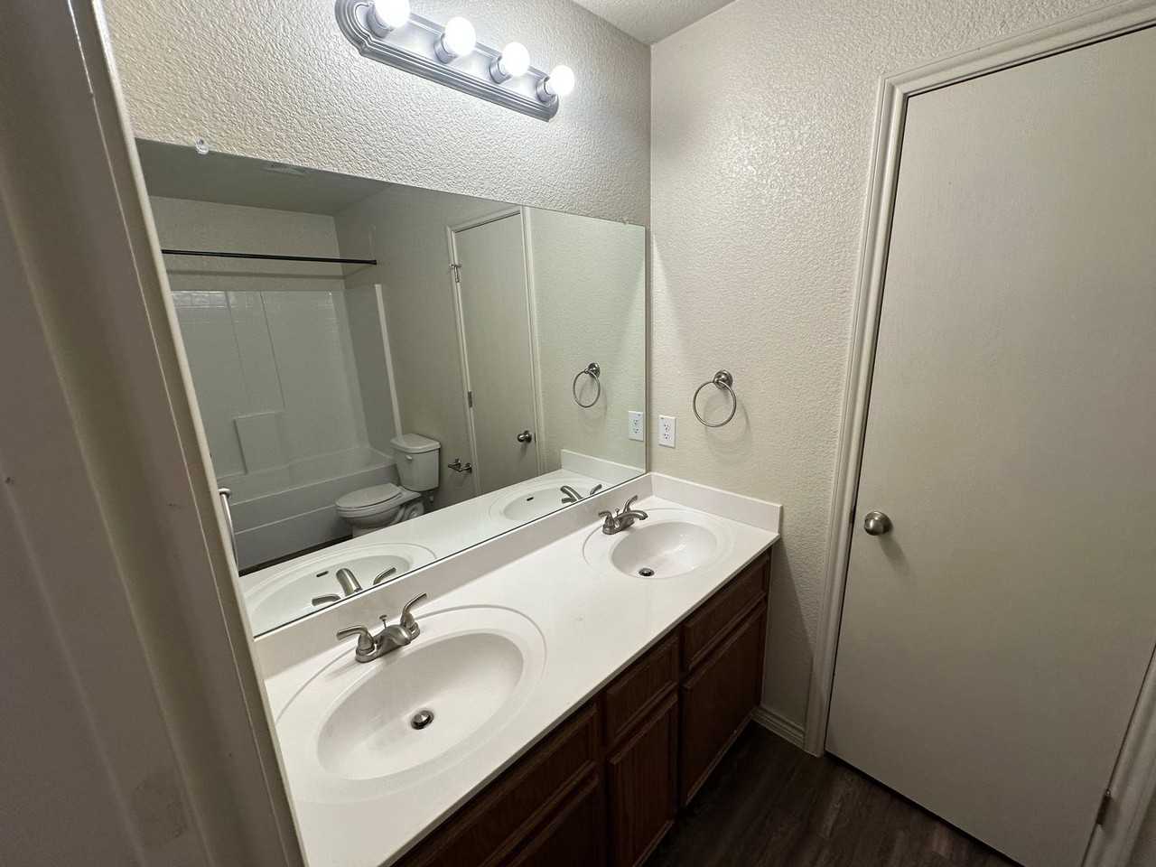 3105 Ochiltree Dr #A - Photo 3 of 20