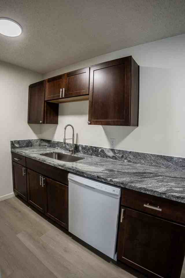 Pointe Apartments - Photo 3 of 22