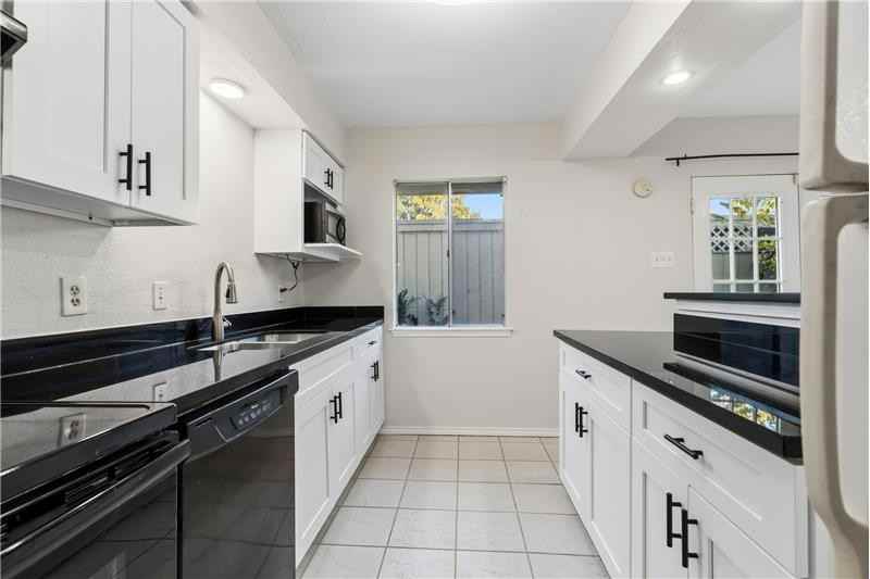 6422 Burgoyne Rd Unit 150 - Photo 2 of 44