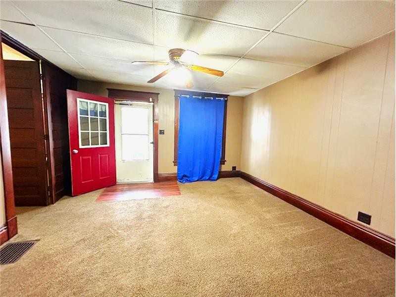 214 W Warren St - Photo 2 of 15