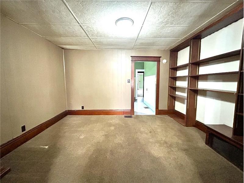 214 W Warren St - Photo 5 of 15