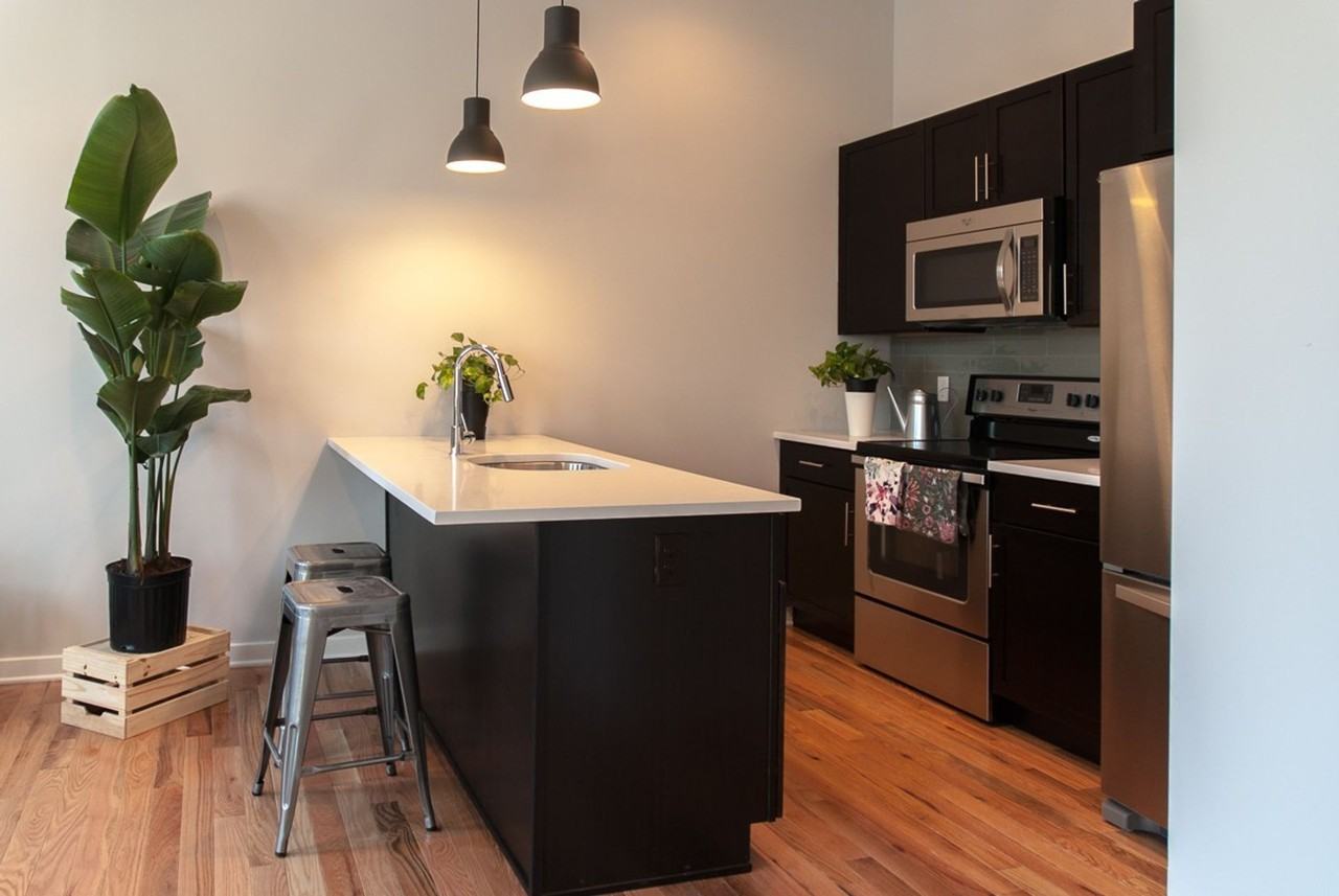 2007 Hope st apartments - Photo 2 of 6