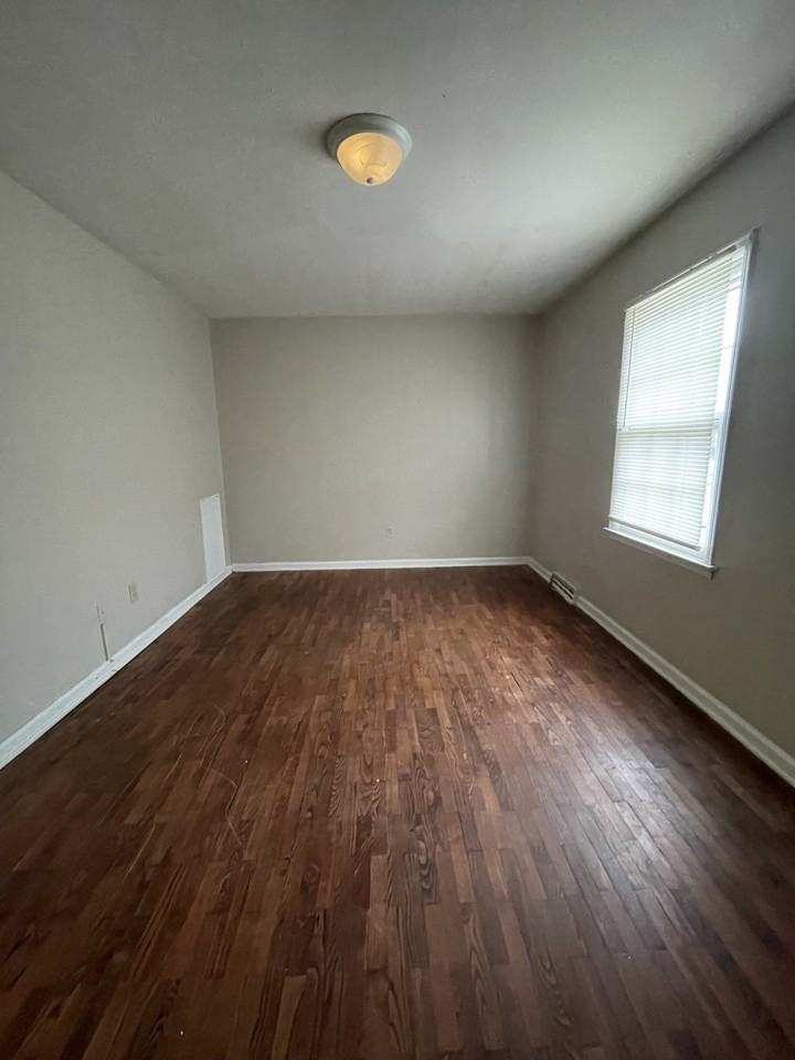 177 Seminole Drive - Photo 4 of 12