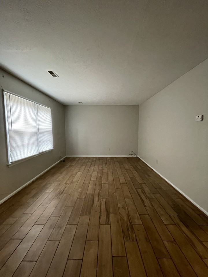 177 Seminole Drive - Photo 5 of 12