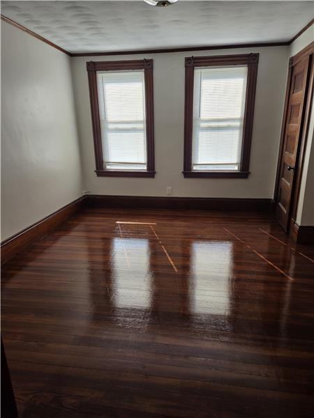 Crescent St - Photo 7 of 11