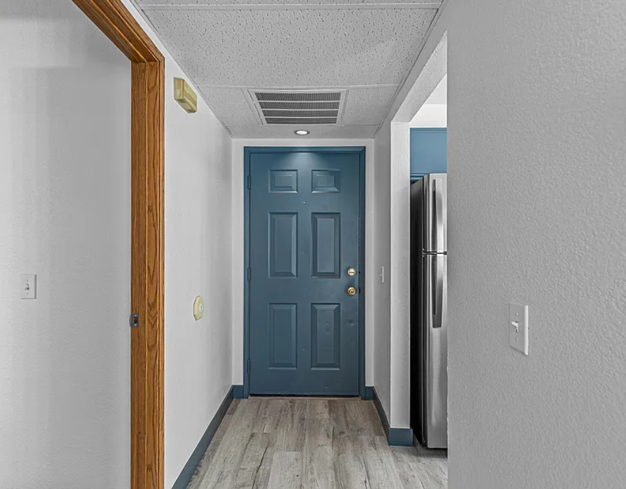 598, ID # 2010 Crater Lake Avenue - Photo 5 of 18