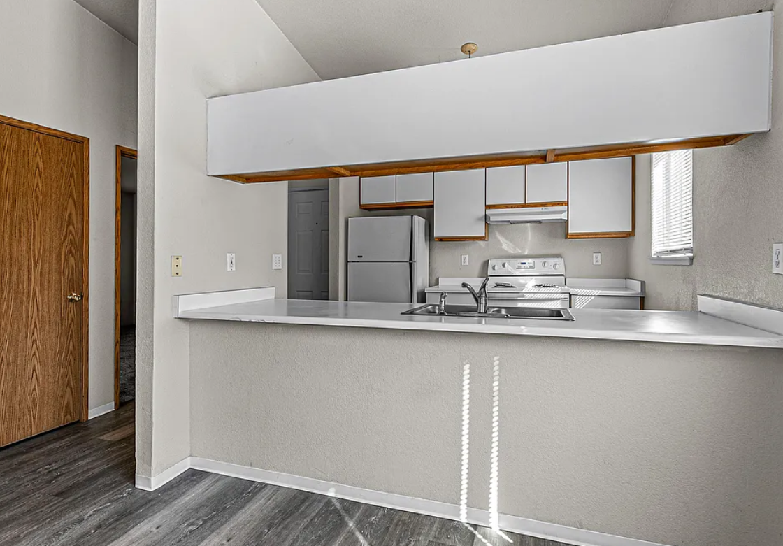 600 ID |# 2010 Crater Lake Avenue - Photo 3 of 13