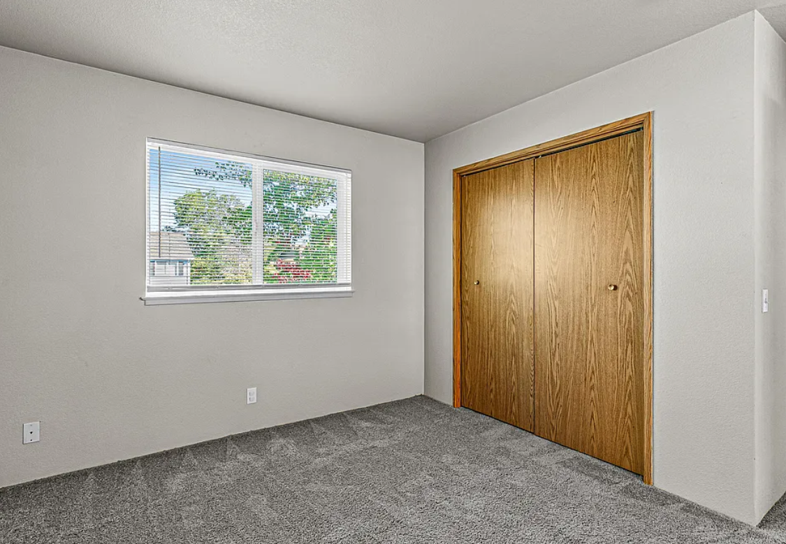 600 ID |# 2010 Crater Lake Avenue - Photo 4 of 13