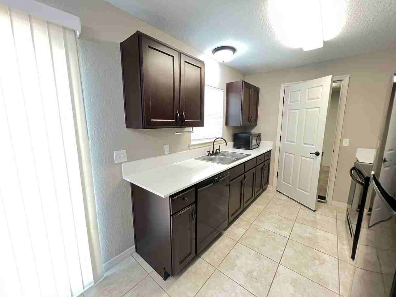 15593 Sw 48th Ave - Photo 6 of 21