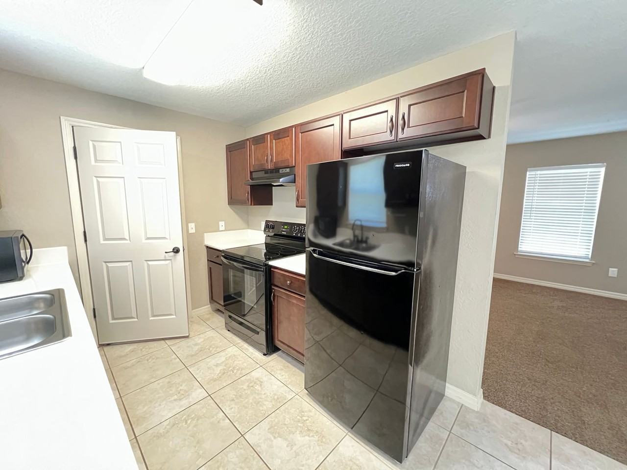 15593 Sw 48th Ave - Photo 7 of 21