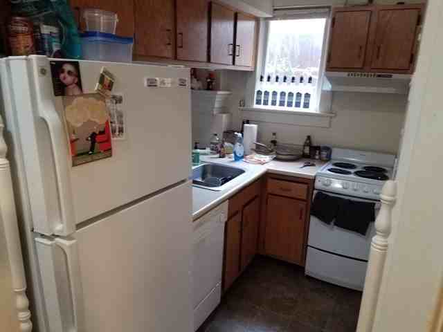 1135 Pennsylvania Ave - Photo 3 of 14