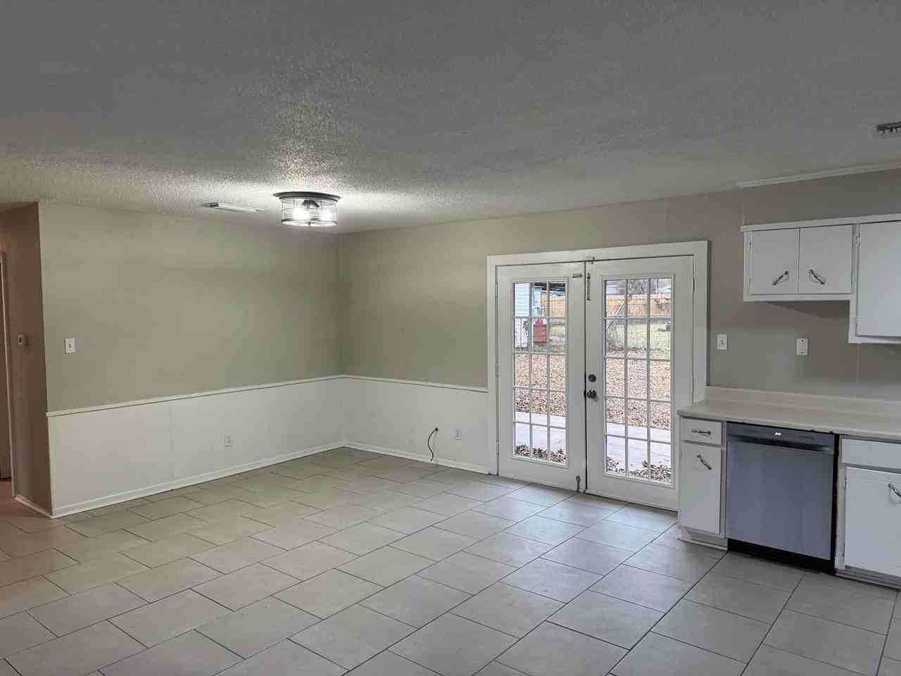 3012 Gaines St - Photo 6 of 16