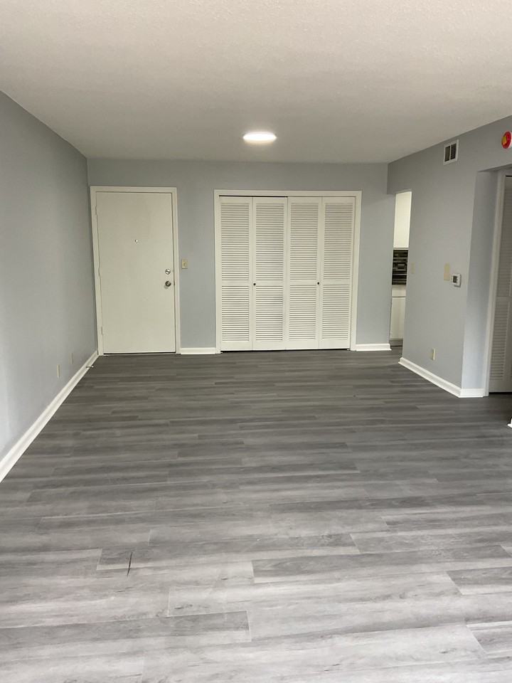 Chalet - Photo 2 of 11