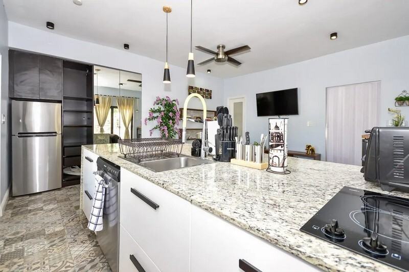 824 NE 4 ST, LLC - Photo 7 of 50