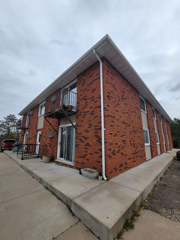 The Eights- Menomonie - Photo 2 of 37