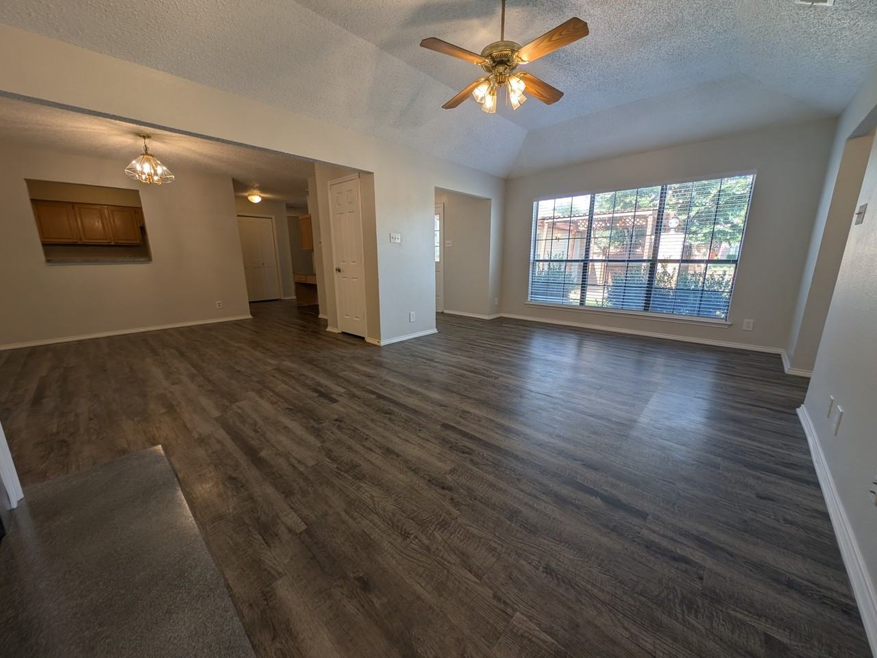 115 Meadow View Drive - Photo 4 of 13