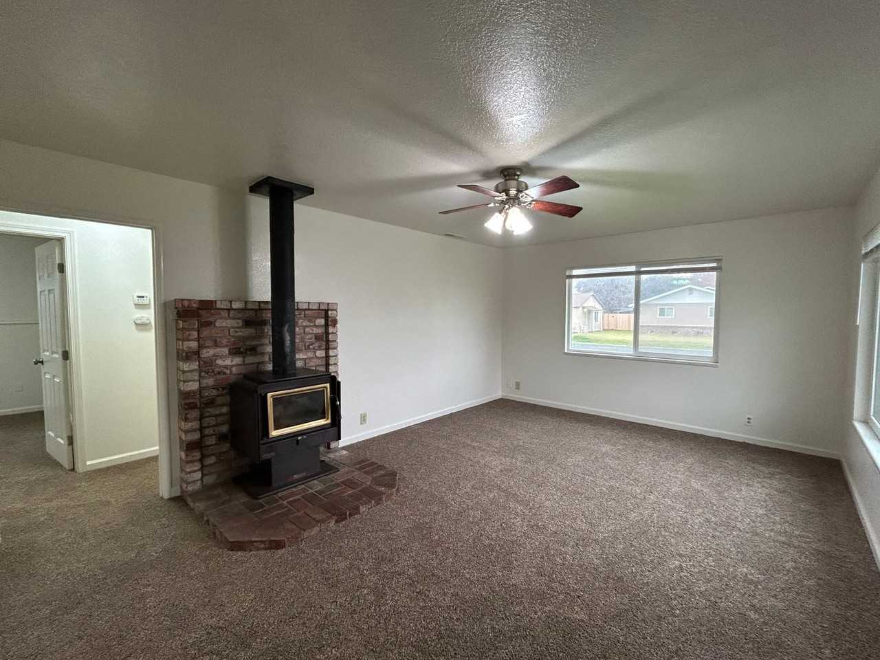 8341 Birch St - Photo 5 of 22