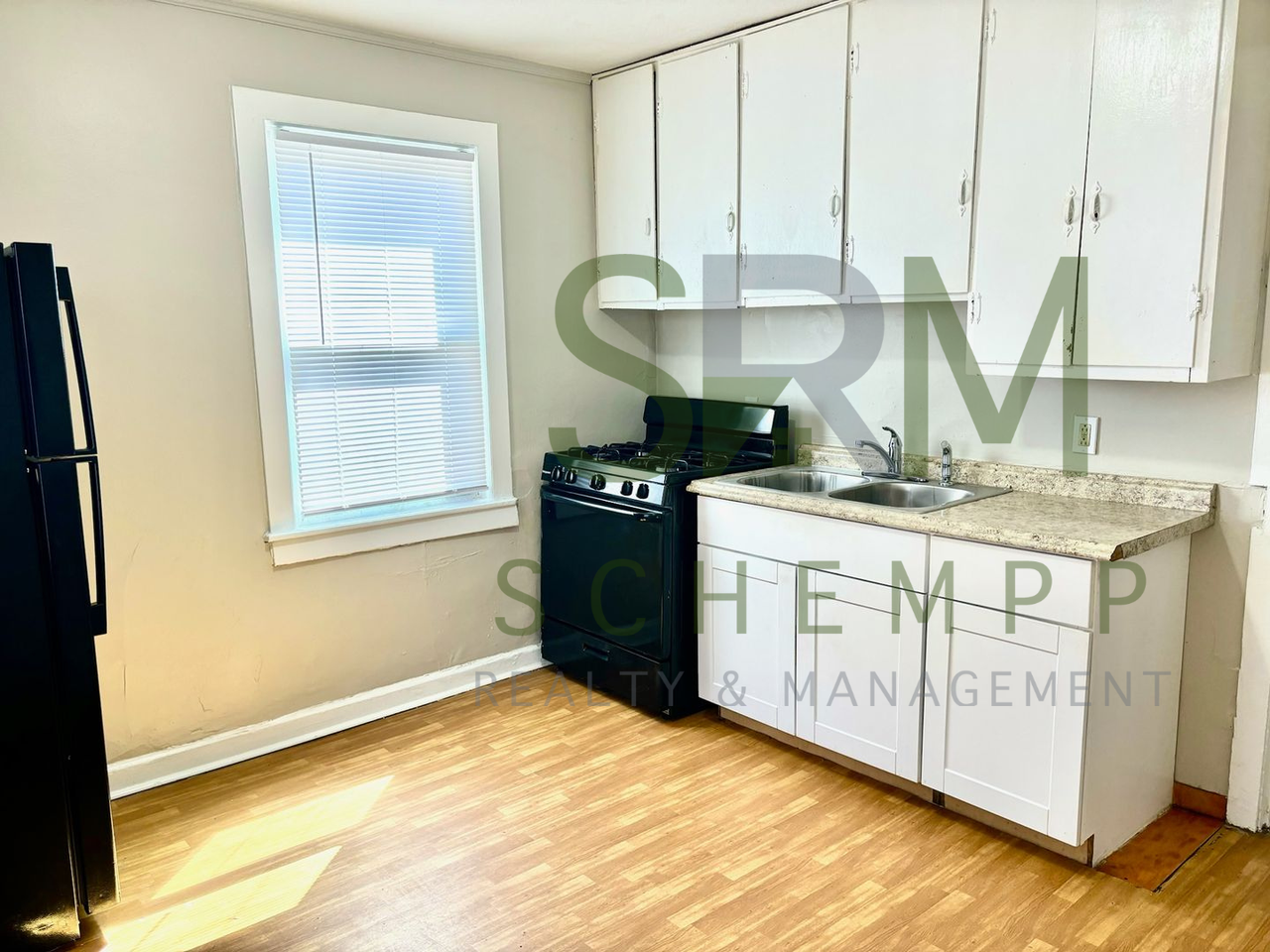 1443 Lillian Ave - Photo 2 of 11