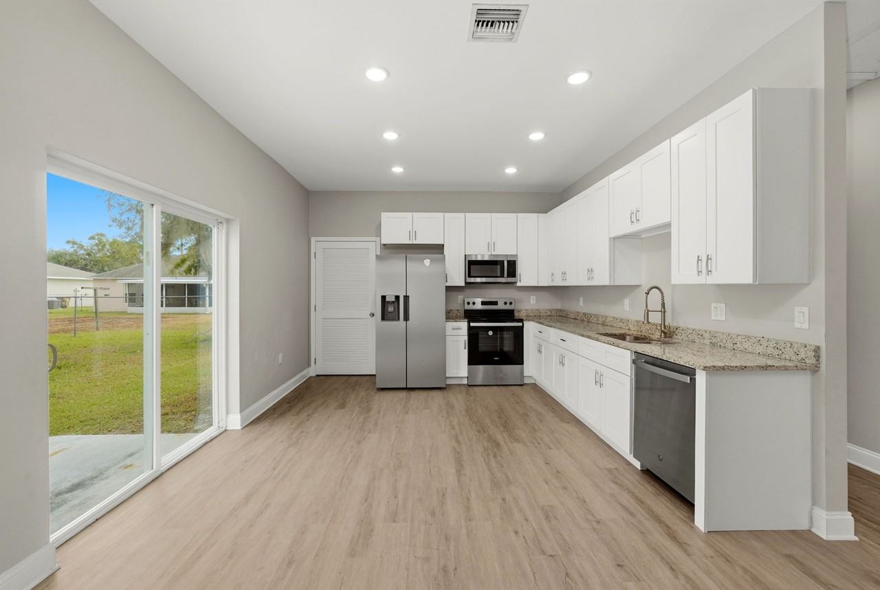 314 Colonade Court Unit B - Photo 4 of 20