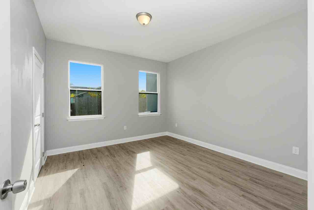 314 Colonade Court Unit B - Photo 5 of 20