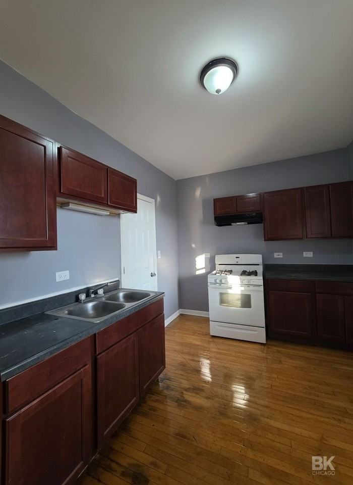 6400 S Fairfield - Photo 6 of 17